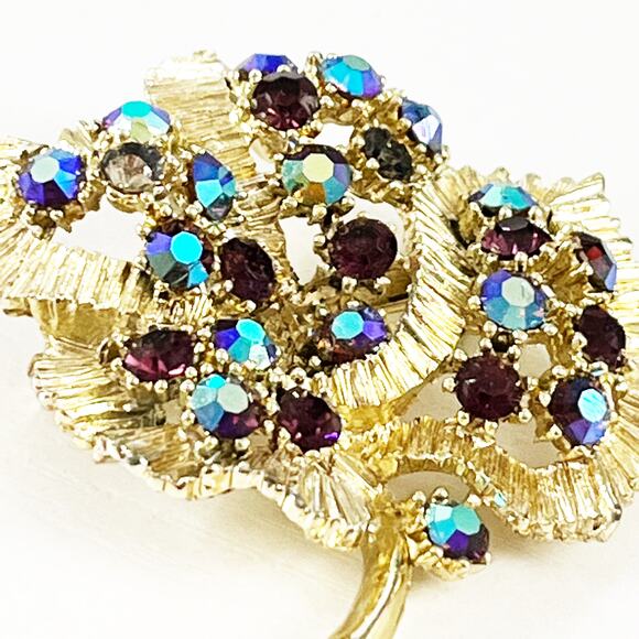 BSK Vintage Aurora Borealis Brooch Pin - Picture 7 of 9